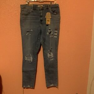 Levi's Women's Light Blue Cropped Jeans